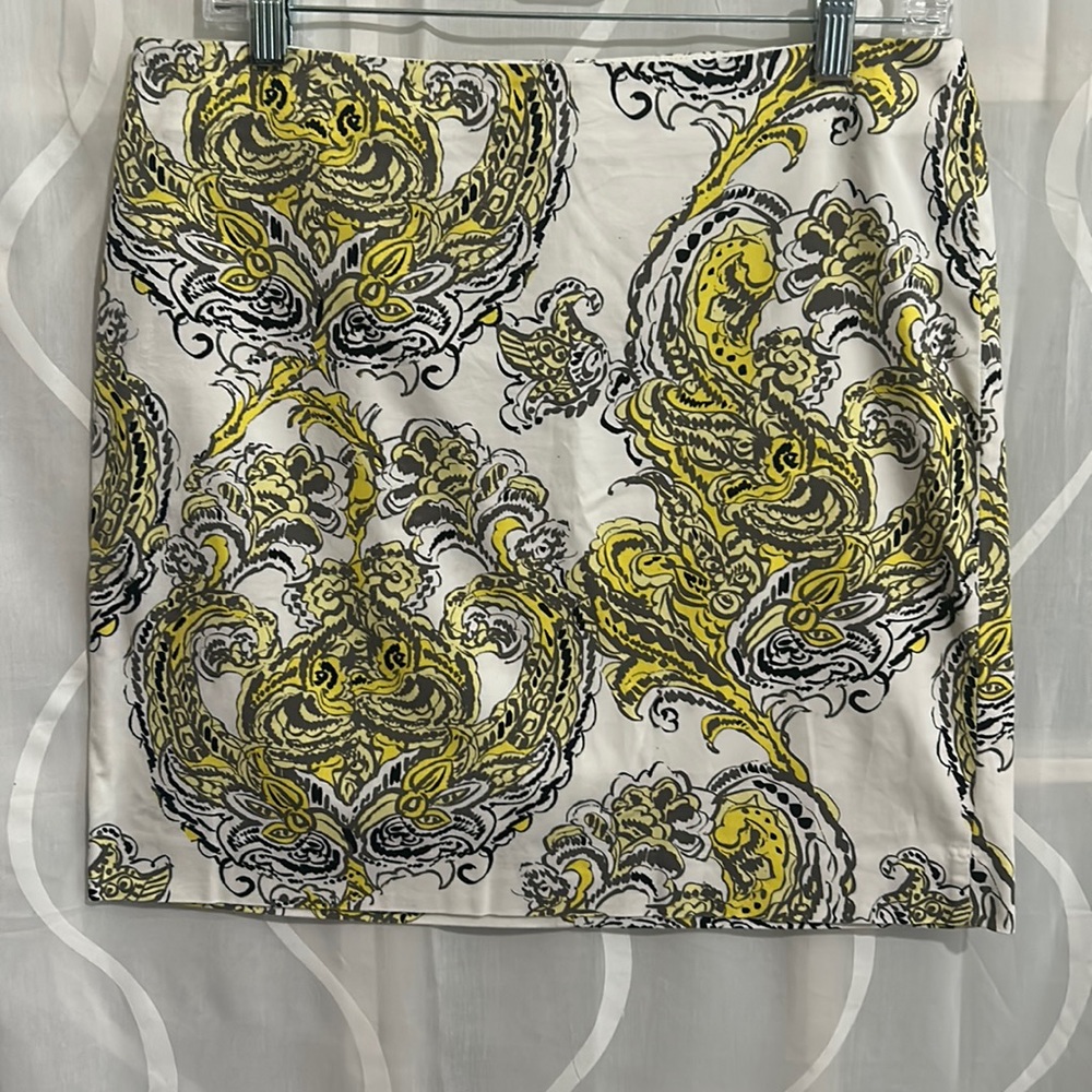 Ann Taylor White & Yellow Print Madison Skirt, Size 8P - Picture 1 of 7